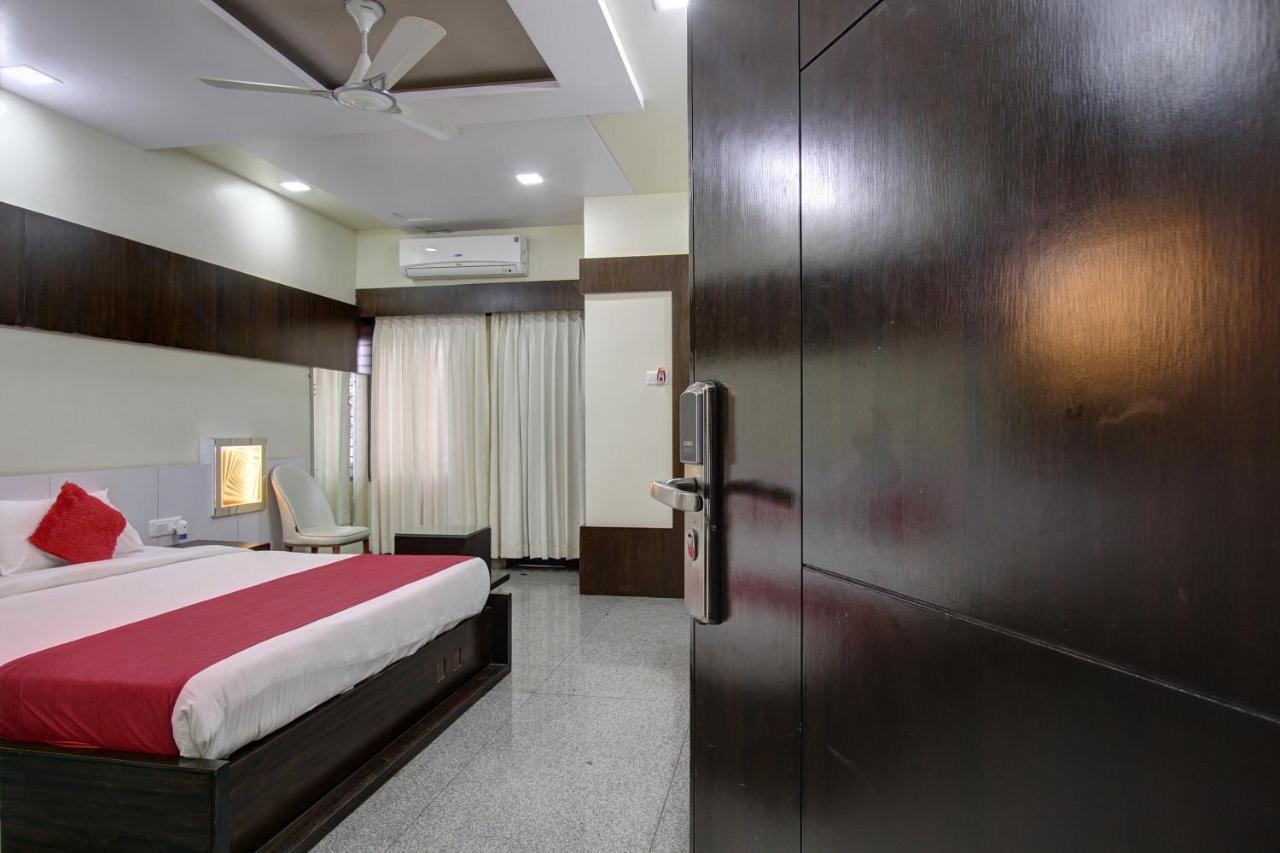 Hotel Le Grande Bijapur  Bagian luar foto