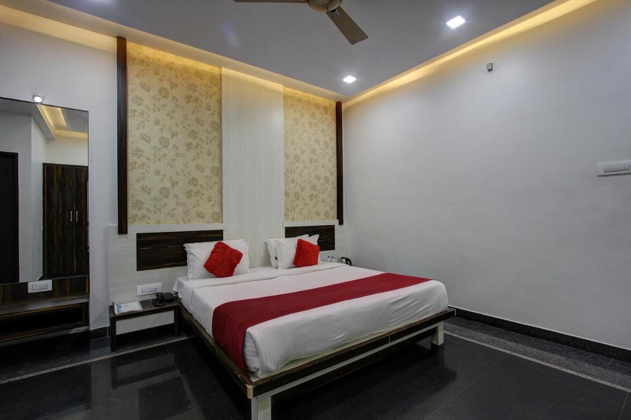 Hotel Le Grande Bijapur  Bagian luar foto
