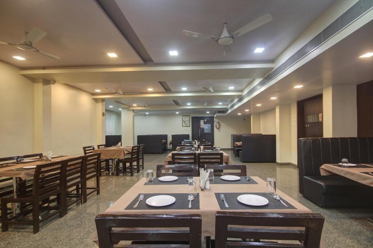 Hotel Le Grande Bijapur  Bagian luar foto