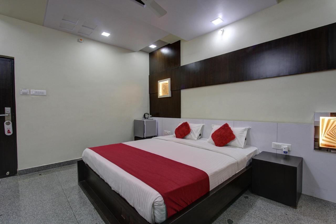 Hotel Le Grande Bijapur  Bagian luar foto